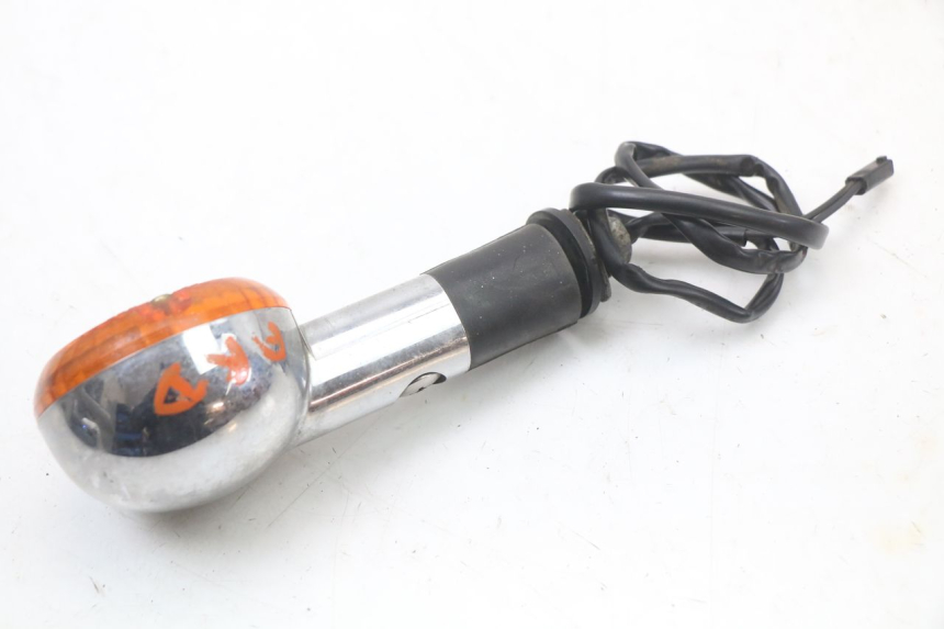 photo de FRECCE DESTRA POSTERIORE SUZUKI GZ MARAUDER 125 (1998 - 2004) - Altra angolazione