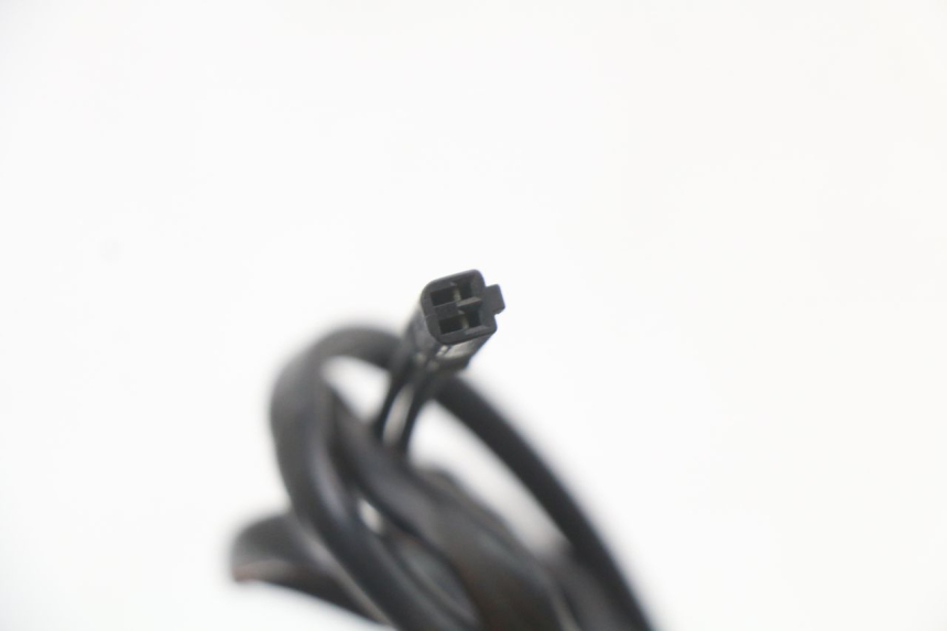 photo de FRECCE DESTRA POSTERIORE SUZUKI GZ MARAUDER 125 (1998 - 2004) - Stato della superficie e materiale