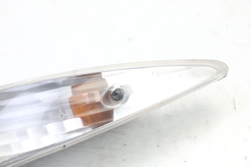 photo de FANALE POSTERIORE DESTRO PEUGEOT ELYSTAR 50 (2002 - 2014) - Zoom sullo stato d'uso