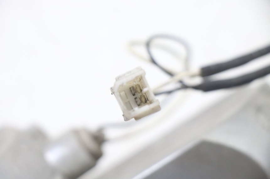 photo de FANALE POSTERIORE DESTRO PIAGGIO X8 125 (2004 - 2007) - Vista d'insieme del prodotto