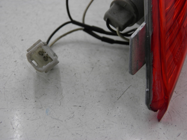 photo de FANALE POSTERIORE DESTRO PIAGGIO XEVO 400 (2007) - Zoom sullo stato d'uso