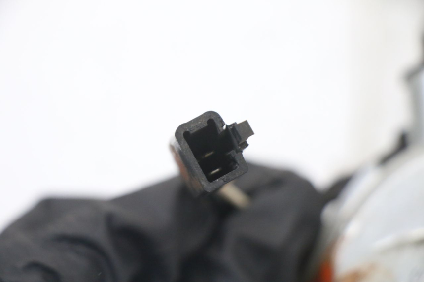 photo de FANALE POSTERIORE DESTRO PIAGGIO ZIP 2T 50 (2009 - 2019) - Dettagli dei punti di fissaggio