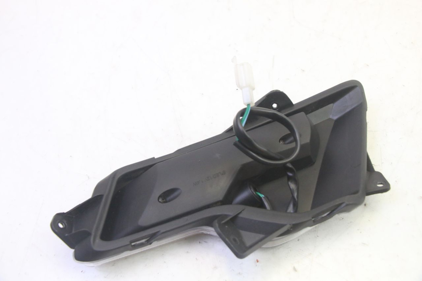 photo de FRECCE DESTRA POSTERIORE EFUN PUSA 1 - Primo piano tecnico