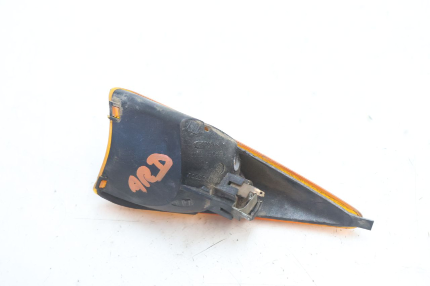 photo de FRECCE DESTRA POSTERIORE PEUGEOT SPEEDFIGHT LC 50 (1996 - 2002) - Altra angolazione