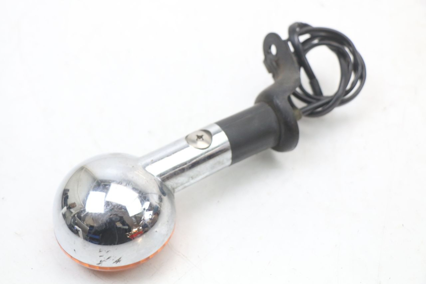 photo de FRECCE DESTRA POSTERIORE SUZUKI VL INTRUDER 125 (2004 - 2007) - Primo piano tecnico