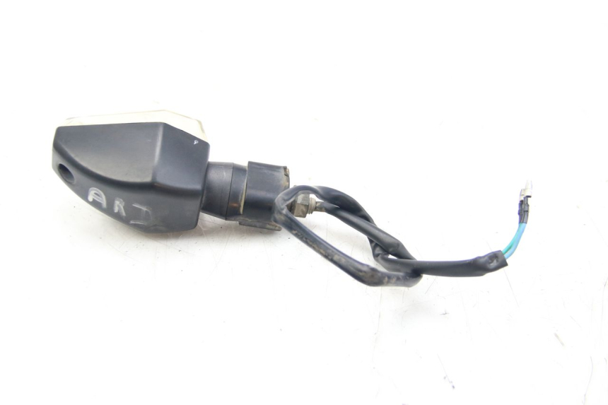 photo de FANALE POSTERIORE DESTRO SYM WOLF SB 125 (2011 - 2018) - Primo piano tecnico