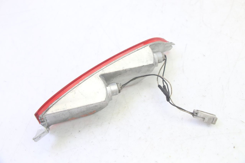 photo de FANALE POSTERIORE DESTRO PIAGGIO X8 125 (2004 - 2007) - Dettagli dei punti di fissaggio
