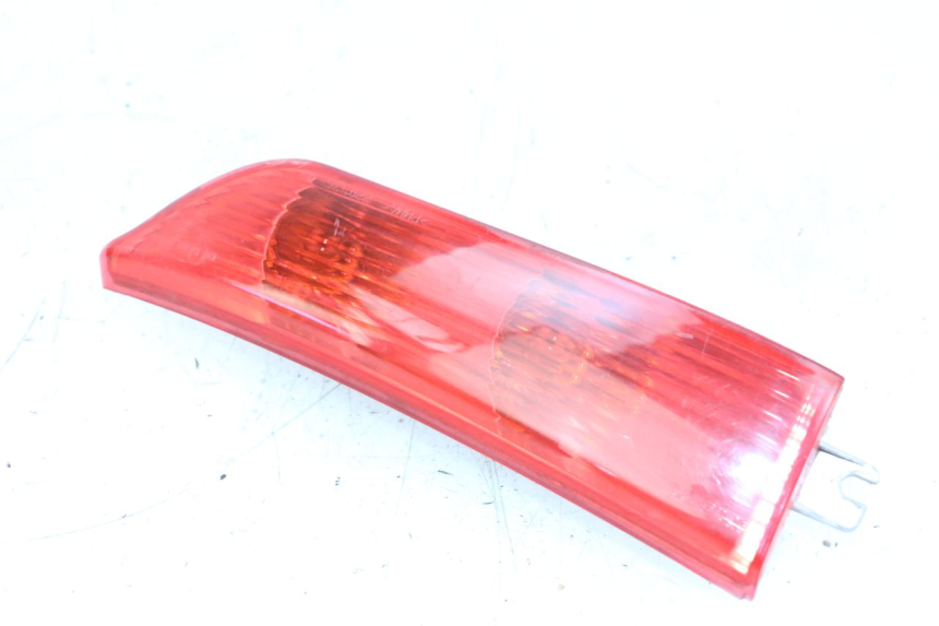 photo de FANALE POSTERIORE DESTRO PIAGGIO X8 125 (2004 - 2007) - Vista principale