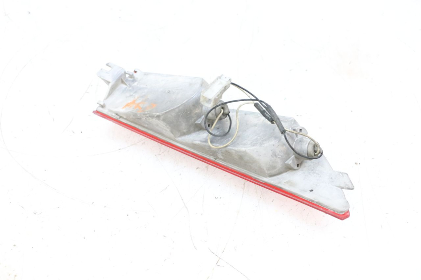 photo de FANALE POSTERIORE DESTRO PIAGGIO X8 125 (2004 - 2007) - Altra angolazione