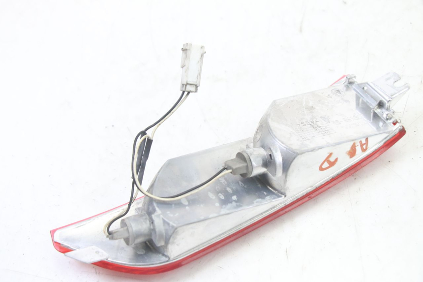 photo de CLIGNOTANTE POSTERIORE DESTRA PIAGGIO XEVO - X EVO 125 (2007 - 2017) - Primo piano tecnico