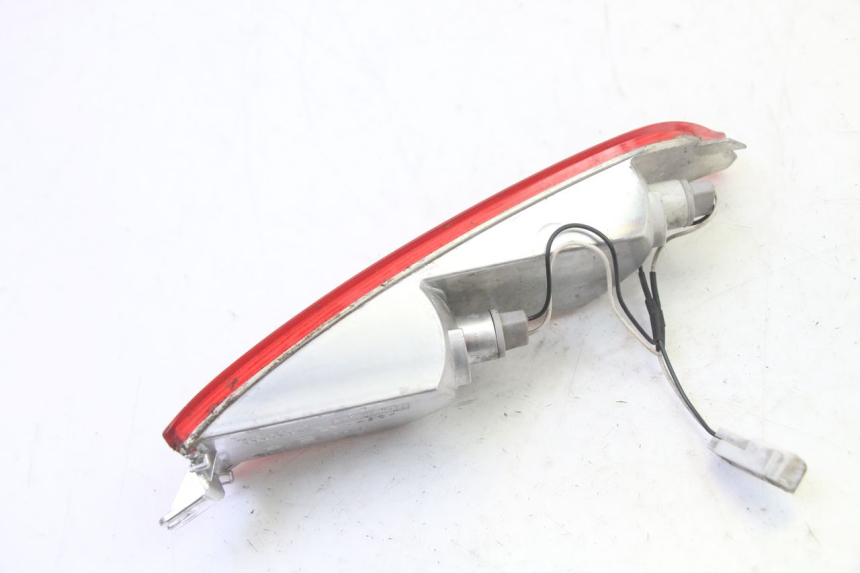 photo de CLIGNOTANTE POSTERIORE DESTRA PIAGGIO XEVO - X EVO 125 (2007 - 2017) - Primo piano tecnico