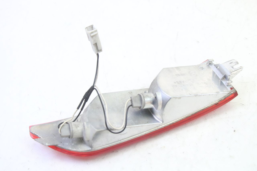 photo de CLIGNOTANTE POSTERIORE DESTRA PIAGGIO XEVO - X EVO 125 (2007 - 2017) - Dettagli dei punti di fissaggio