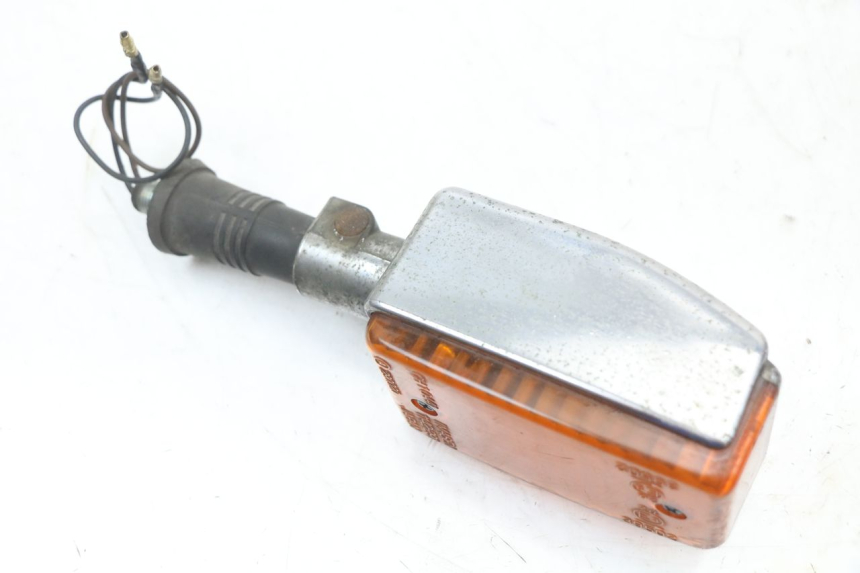 photo de FRECCE DESTRA POSTERIORE YAMAHA XJ F 900 (1983 - 1994) - Zoom sullo stato d'uso