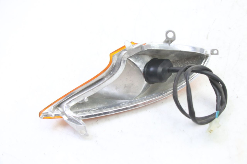 photo de FANALE POSTERIORE DESTRO HONDA XLV VARADERO 125 (2000 - 2006) - Primo piano tecnico