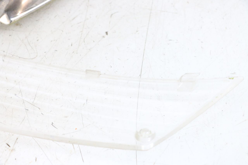 photo de FANALE POSTERIORE DESTRO PIAGGIO ZIP 2T 50 (2009 - 2019) - Marcature e riferimenti originali