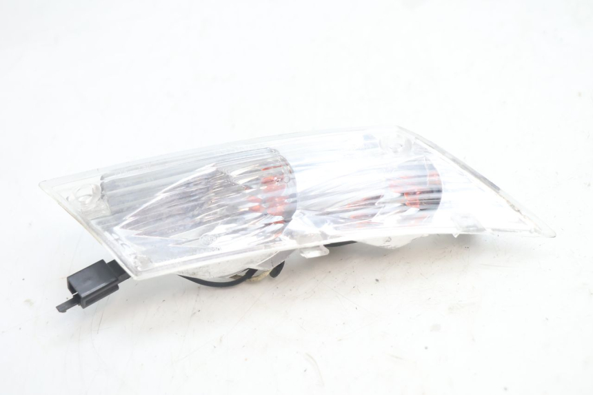 photo de FANALE POSTERIORE DESTRO PIAGGIO ZIP 2T 50 (2009 - 2019) - Primo piano tecnico