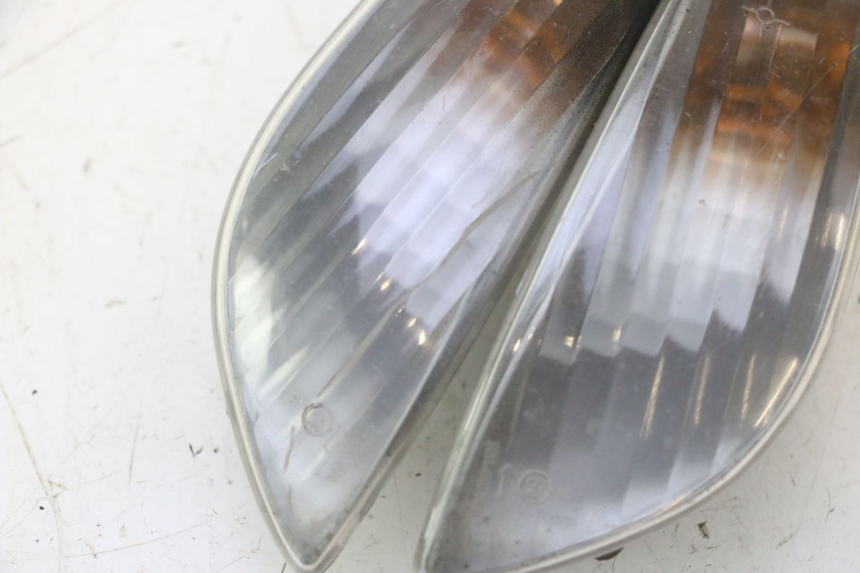 photo de FANALE POSTERIORE PEUGEOT ELYSTAR 50 (2002 - 2014) - Zoom sullo stato d'uso