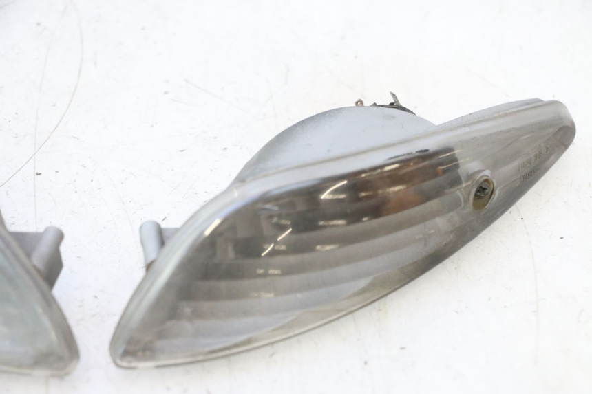 photo de FANALE POSTERIORE PEUGEOT ELYSTAR 50 (2002 - 2014) - Stato della superficie e materiale