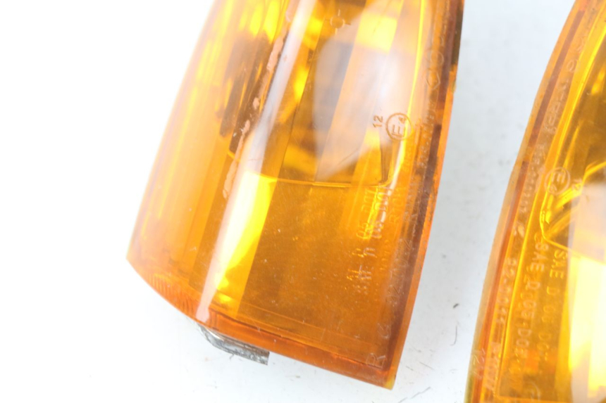 photo de FANALE POSTERIORE PIAGGIO FLY 125 (2005 - 2012) - Dettagli dei punti di fissaggio