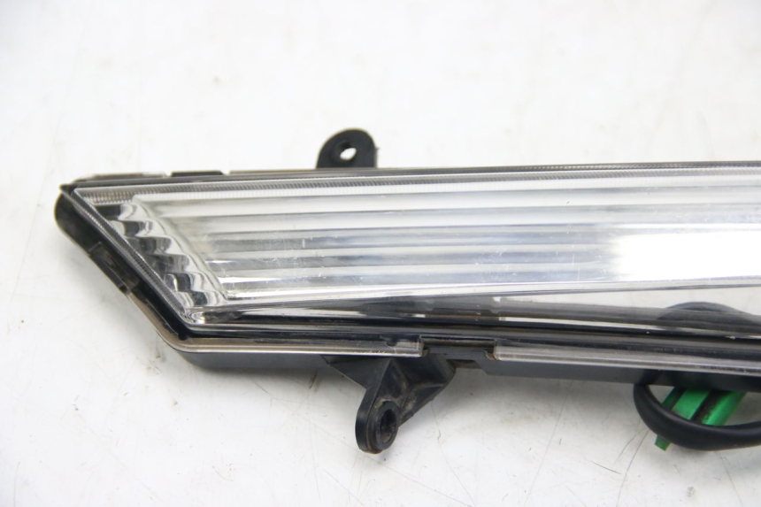 photo de CLIGNOTANTE POSTERIORE SINISTRA ECCITY ARTELEC 670 1 (2013 - 2017) - Zoom sullo stato d'uso