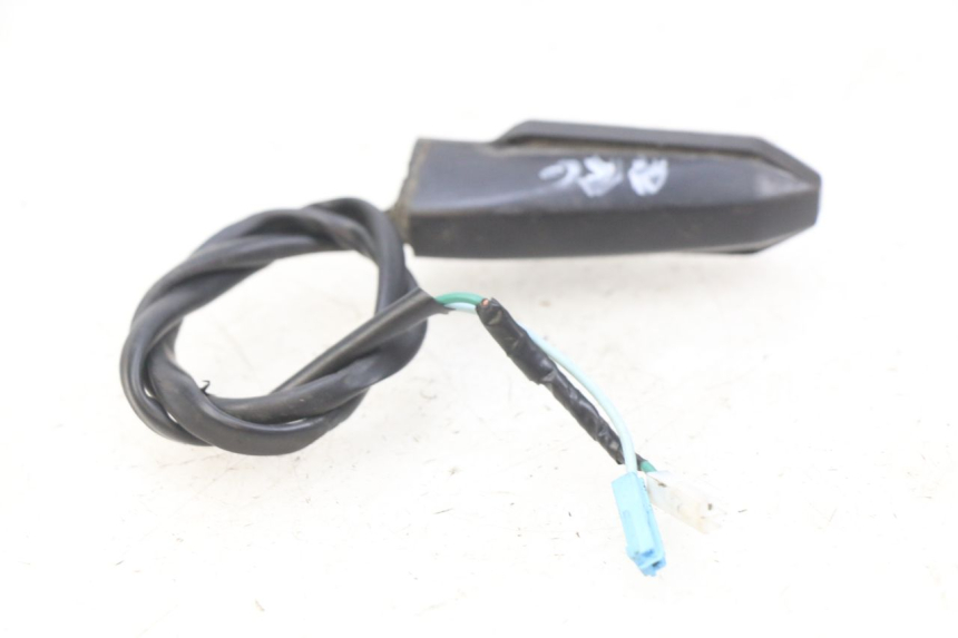 photo de CLIGNOTANTE POSTERIORE SINISTRA HONDA CB R 1000 (2018 - 2023) - Primo piano tecnico