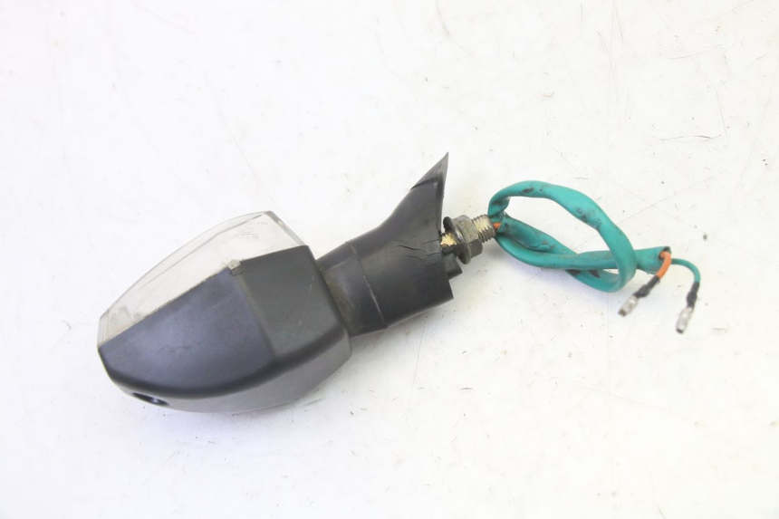 photo de FANALE POSTERIORE SINISTRO SYM CROX 4T 50 (2016 - 2023) - Primo piano tecnico