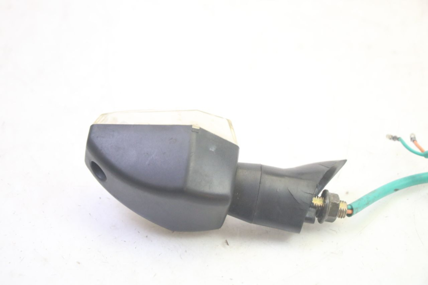 photo de FANALE POSTERIORE SINISTRO SYM CROX 4T 50 (2016 - 2023) - Primo piano tecnico