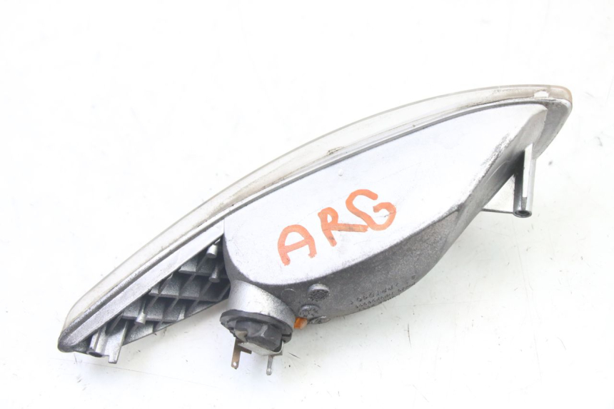 photo de FANALE POSTERIORE SINISTRO PEUGEOT ELYSEO 125 (1999 - 2004) - Primo piano tecnico