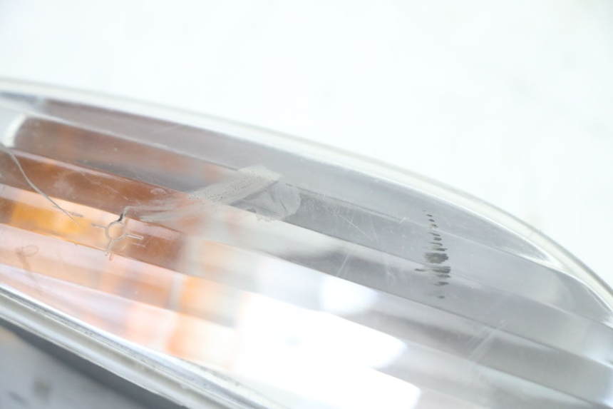 photo de CLIGNOTANTE POSTERIORE SINISTRA PEUGEOT ELYSTAR 50 (2002 - 2014) - Altra angolazione