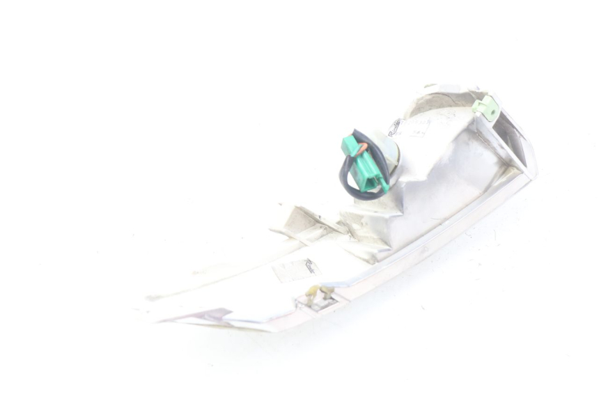 photo de CLIGNOTANTE POSTERIORE SINISTRA PEUGEOT GEOPOLIS 400 (2007 - 2013) - Zoom sullo stato d'uso