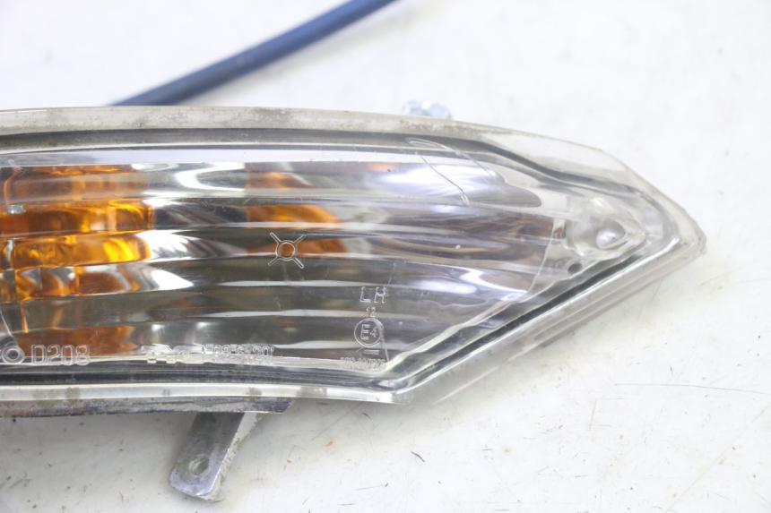 photo de FANALE POSTERIORE SINISTRO KYMCO GRAND DINK 125 (2002 - 2007) - Zoom sullo stato d'uso