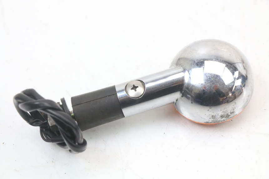 photo de FRECCE SINISTRO POSTERIORE SUZUKI GZ MARAUDER 125 (1998 - 2004) - Primo piano tecnico