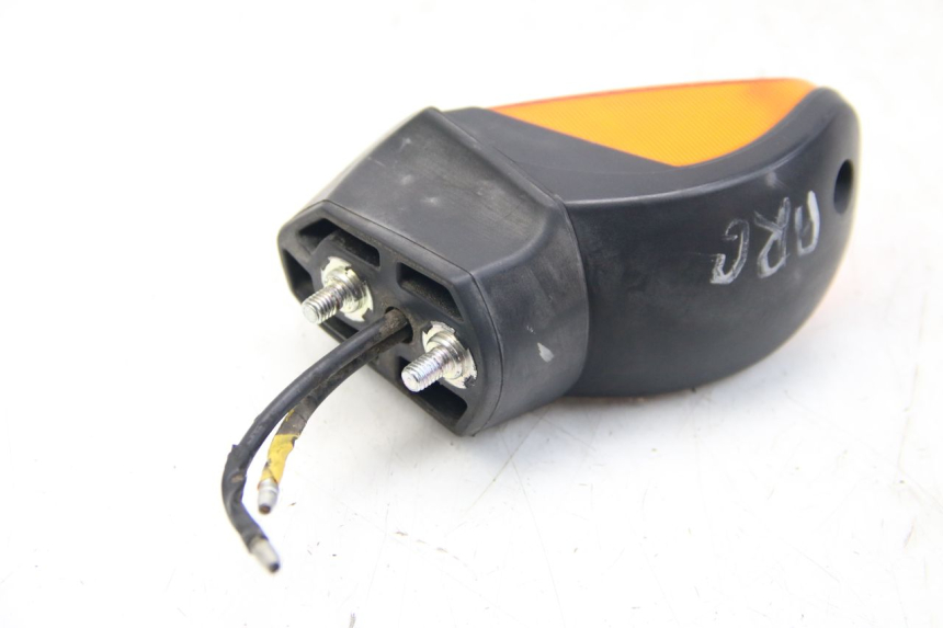 photo de CLIGNOTANTE POSTERIORE SINISTRA YAMAHA HW XENTER 125 (2011 - 2017) - Altra angolazione