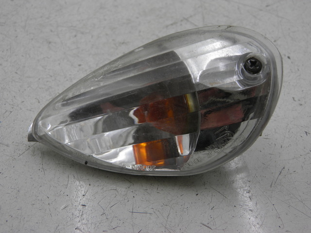 photo de FANALE POSTERIORE SINISTRO PIAGGIO LIBERTY 2T 50 (2004 - 2008) - Zoom sullo stato d'uso