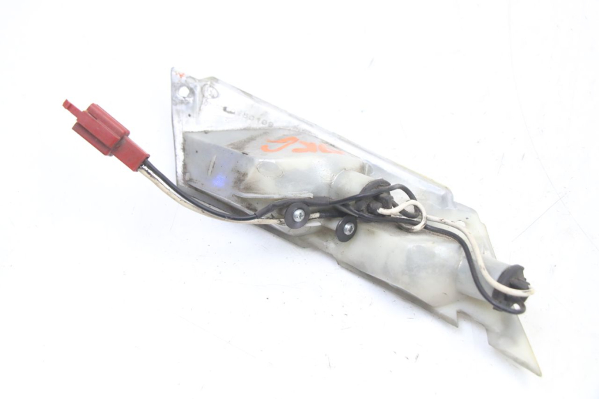 photo de CLIGNOTANTE POSTERIORE SINISTRA PIAGGIO ZIP 2T 50 (2009 - 2019) - Primo piano tecnico