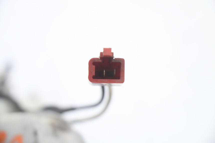 photo de CLIGNOTANTE POSTERIORE SINISTRA PIAGGIO ZIP 2T 50 (2009 - 2019) - Dettagli dei punti di fissaggio