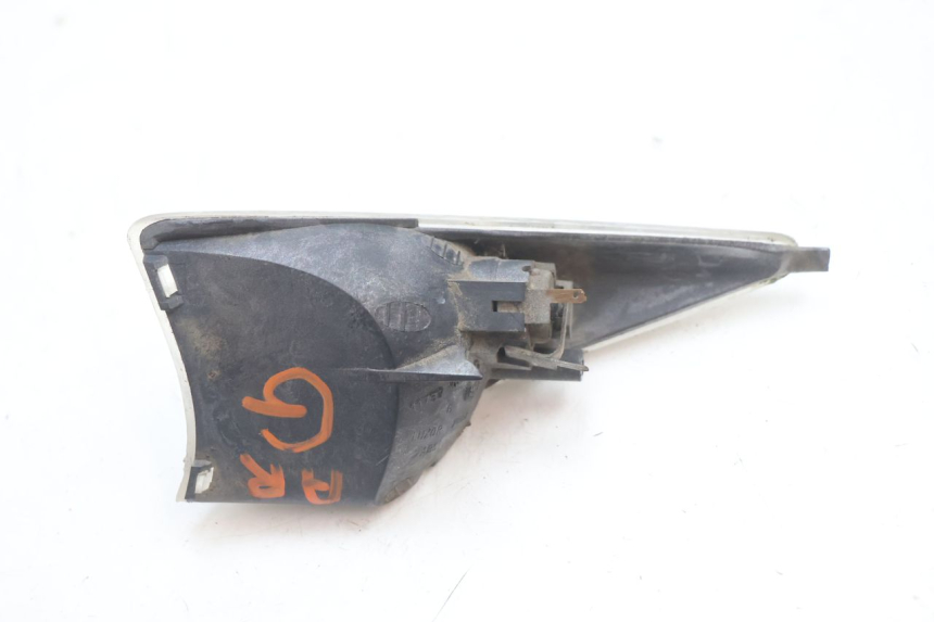 photo de FRECCE SINISTRO POSTERIORE PEUGEOT SPEEDFIGHT LC 50 (1996 - 2002) - Primo piano tecnico