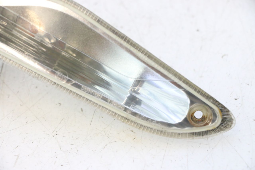 photo de FANALE POSTERIORE SINISTRO PIAGGIO VESPA PRIMAVERA 2T 50 (2013 - 2018) - Zoom sullo stato d'uso
