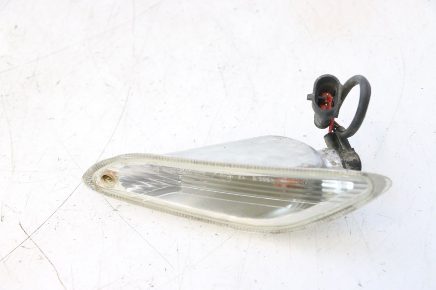 photo de FANALE POSTERIORE SINISTRO PIAGGIO VESPA PRIMAVERA 2T 50 (2013 - 2018) - Stato della superficie e materiale
