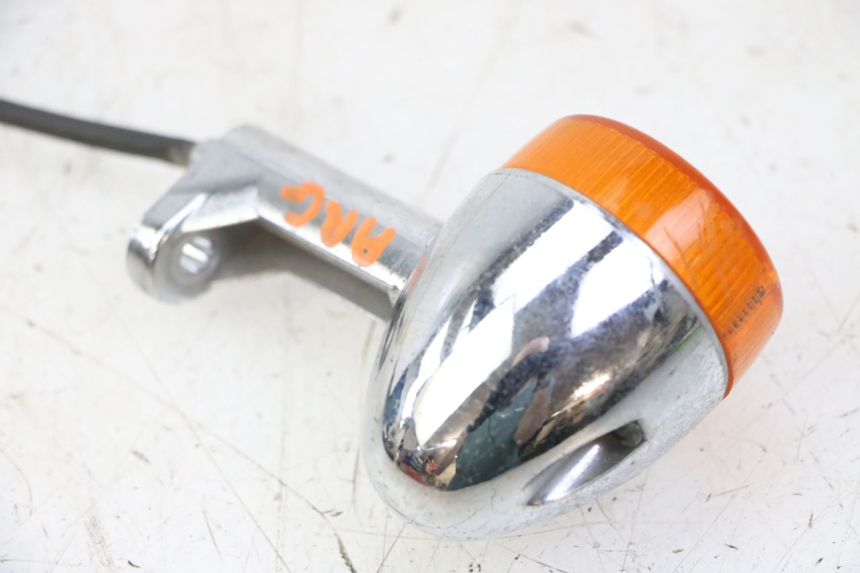 photo de FRECCE SINISTRO POSTERIORE YAMAHA WHY 50 (1998 - 2000) - Dettagli dei punti di fissaggio