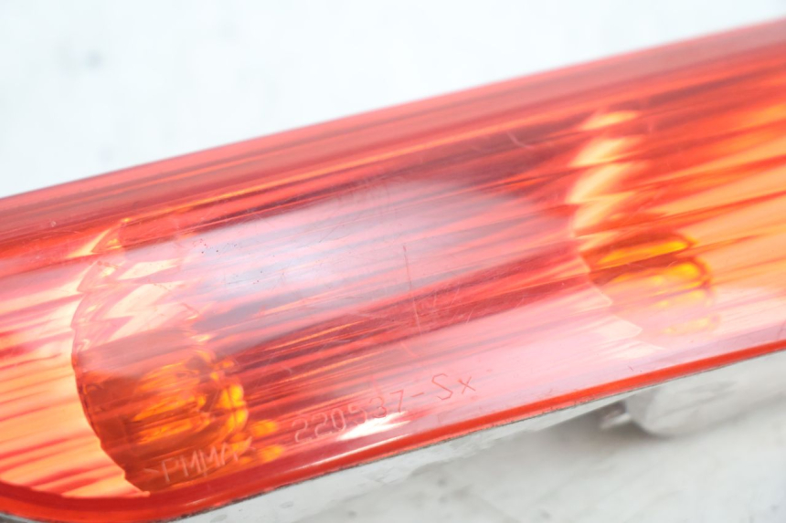 photo de FRECCE SINISTRO POSTERIORE PIAGGIO X8 STREET 125 (2006 - 2007) - Zoom sullo stato d'uso