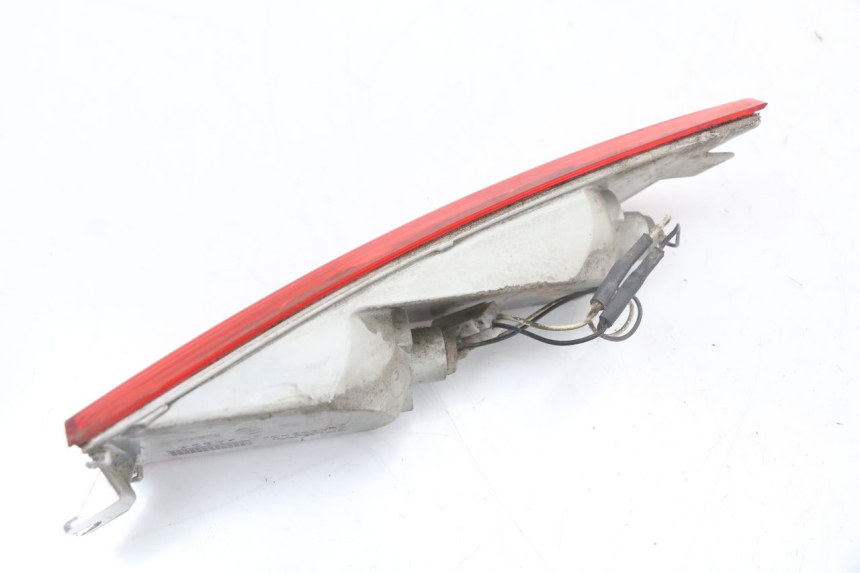 photo de FANALE POSTERIORE SINISTRO PIAGGIO X8 125 (2004 - 2007) - Primo piano tecnico