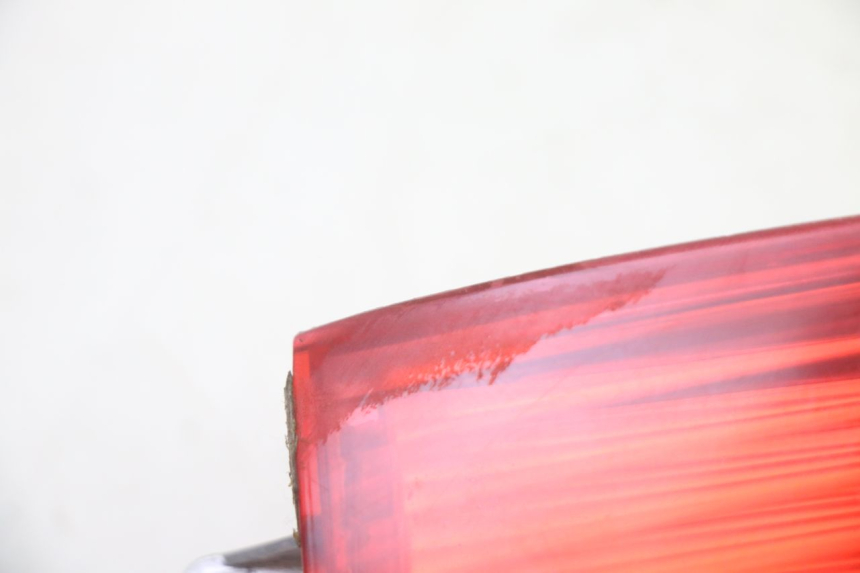 photo de FANALE POSTERIORE SINISTRO PIAGGIO X8 125 (2004 - 2007) - Primo piano tecnico