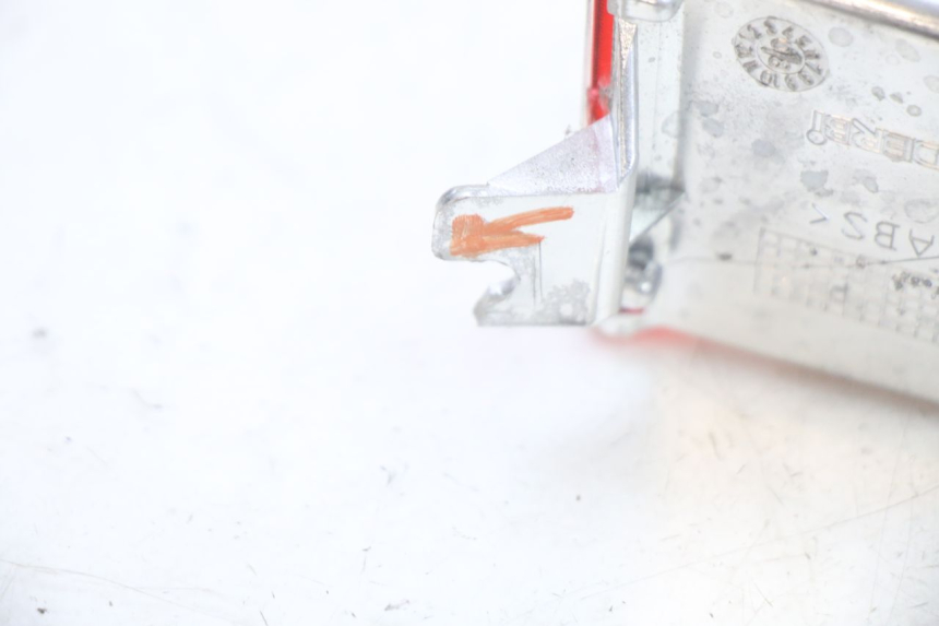 photo de CLIGNOTANTE POSTERIORE SINISTRA PIAGGIO XEVO - X EVO 125 (2007 - 2017) - Dettagli dei punti di fissaggio