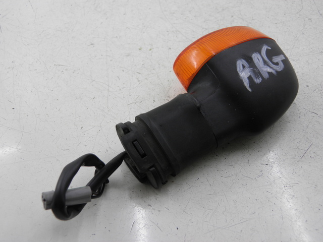 photo de FANALE POSTERIORE SINISTRO YAMAHA TDM 900 (2004 - 2006) - Zoom sullo stato d'uso