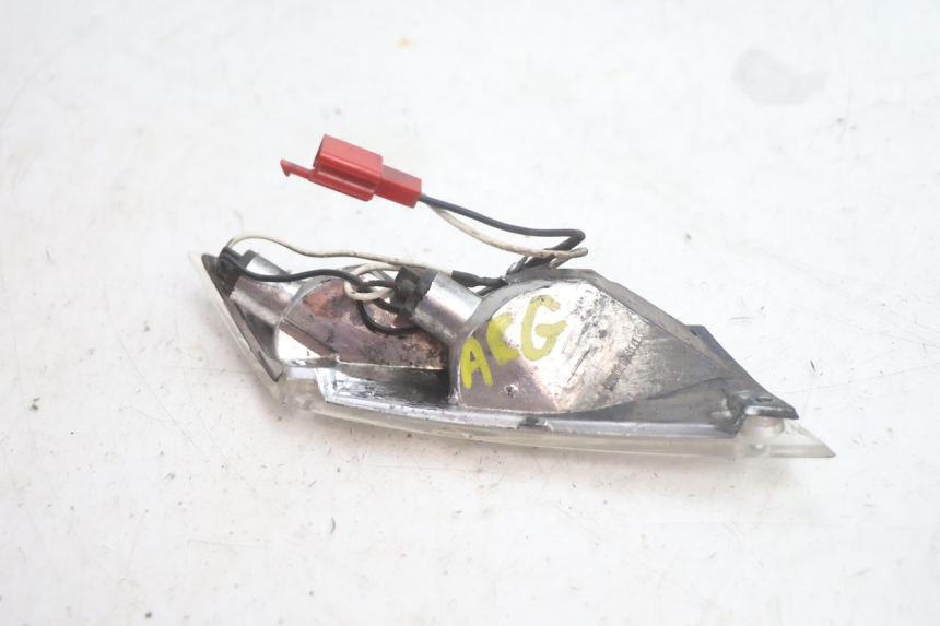 photo de FRECCE SINISTRO POSTERIORE PIAGGIO ZIP IGET 4T 50 (2021 - 2023) - Primo piano tecnico