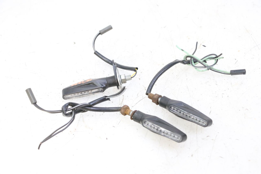 photo de FRECCE POSTERIORE SUZUKI GSR 750 (2011 - 2017) - Vista principale