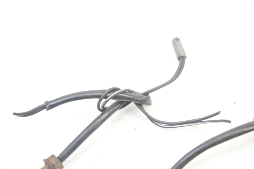 photo de FRECCE POSTERIORE SUZUKI GSR 750 (2011 - 2017) - Dettagli dei punti di fissaggio