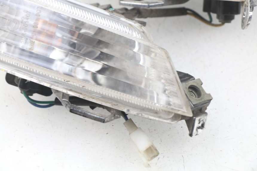 photo de FANALE POSTERIORE KYMCO LIKE 2T 50 (2009 - 2018) - Stato della superficie e materiale