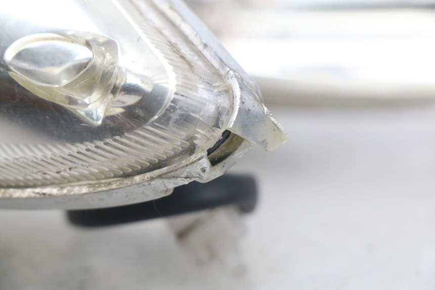 photo de FANALE POSTERIORE DAELIM S4 50 (2010 - 2015) - Stato della superficie e materiale